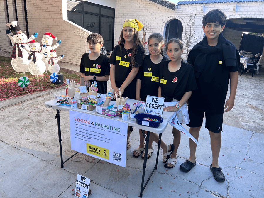 Our activist Amal Nasser and her children hosted a ‘Looms 4 Palestine’ at the St Peter’s Christmas Eve Street stalls.